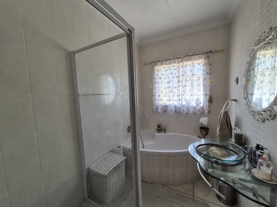 3 Bedroom Property for Sale in Panorama Western Cape